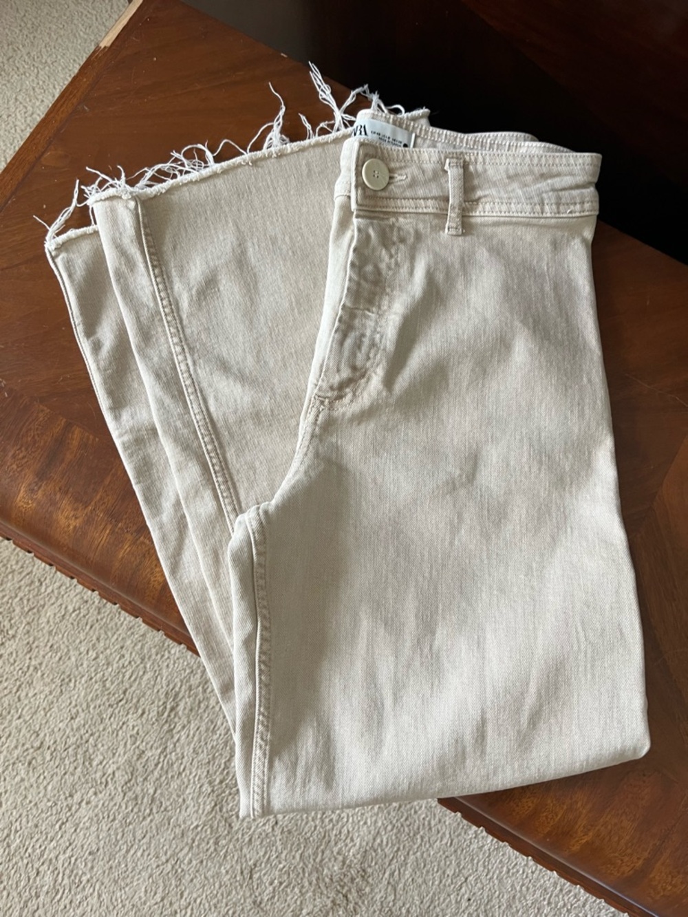 Zara Marine Straight Jeans Wide-Leg Frayed Hem in Light Cream